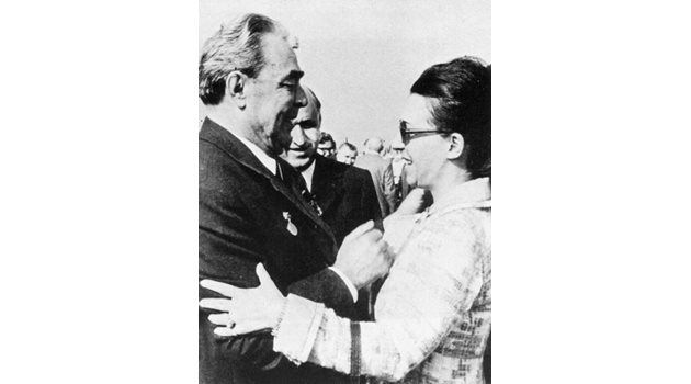 Людмила Живкова прокарва най-смелите си идеи, благодарение на близките контакти със семейството на Леонид Брежнев.