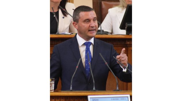 Министър Владислав Горанов обясни в парламента какви са възможностите за изплащане на обезщетенията след фалита на “Олимпик”