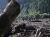 19 са вече загиналите при свлачище в планински курорт в Грузия