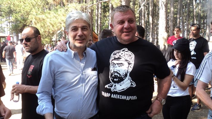 Министрите Каракачанов и Нено Димов.