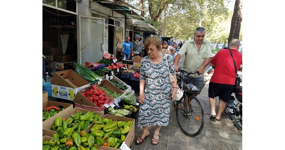 Peppers are high-priced, only the most stubborn housewives do not give up the Lutenic