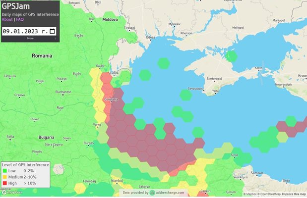 Карта на заглушаването на сигнала на навигацията в Черно море. В червено са зоните с най-голяма “тапа”, в жълто със средно въздействие, а в зелено - няма проблеми.