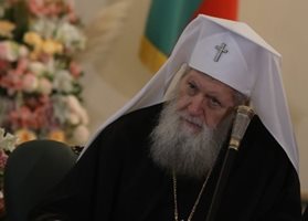 Молебен за здравето на патриарх Неофит