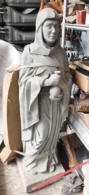 Статуята на светицата вече е готова.