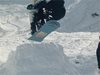 Сноубордисти прекараха цяла нощ при  минус 15 под връх Перелик