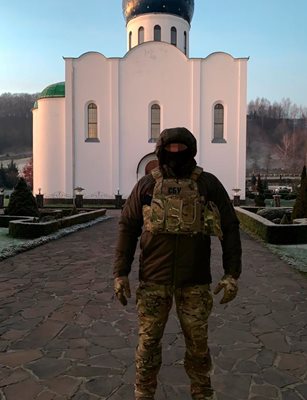 Украинските спецслужби обискират пореден манастир в търсене на "руски свят". СНИМКИ: Служба за сигурност на Украйна