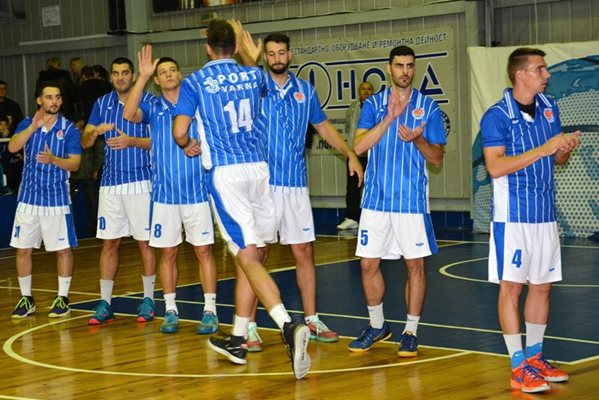 Баскетболистите на "Черно море" са свободни да си търсят други отбори.