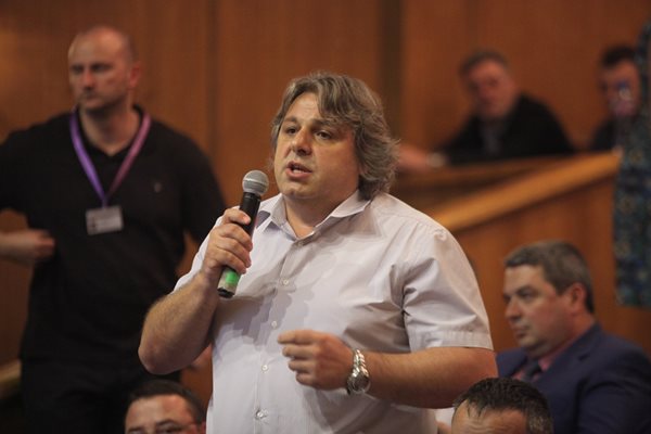 Председателят на общинския съвет в Свищов Кристиян Кирилов поиска да се помисли за връзка от града към магистралите