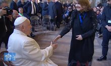 Авторите на българския павилион на Венецианското биенале се срещнаха с Папа Франциск