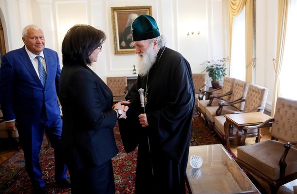Корнелия Нинова се срещна с патриарх Неофит СНИМКИ: БСП