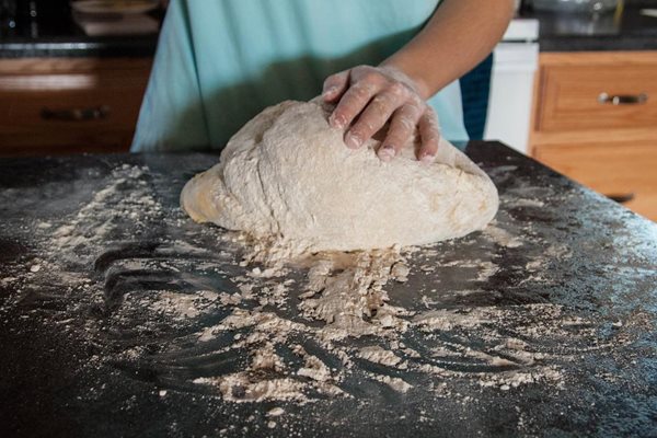 Месене на хляб е от по-любопитните дейности