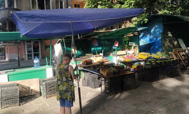 Saleswoman at the street market 