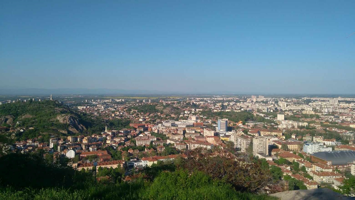 Очаква ни слънчево време в Пловдив, сутринта студено, следобед 14°