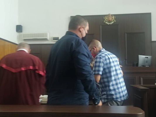 Владимир Гебелов е обвинен за смъртта на двама души