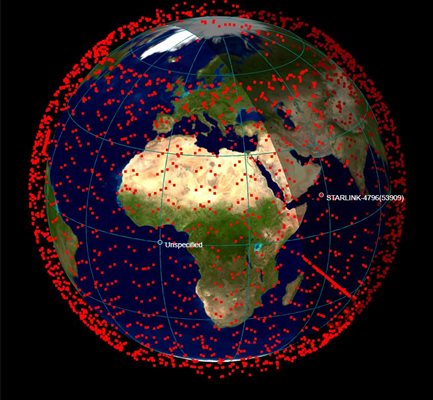 Карта на спътниците на "Старлинк" около Земята. 10% от тях вече са космически боклук.
СНИМКА: heavensabove.com
