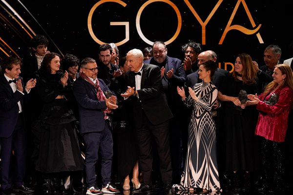 "Обществото на снега" на режисьора Хуан Антонио Байона спечели испанската награда "Гоя" за най-добър филм

Снимка: Ройтерс
