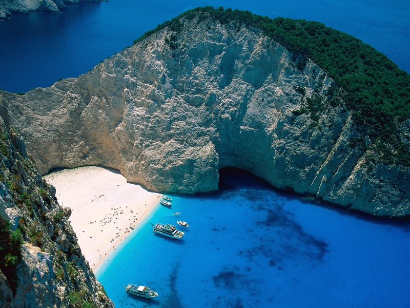 В Гърция - 16 милиона туристи, с 15 процента повече