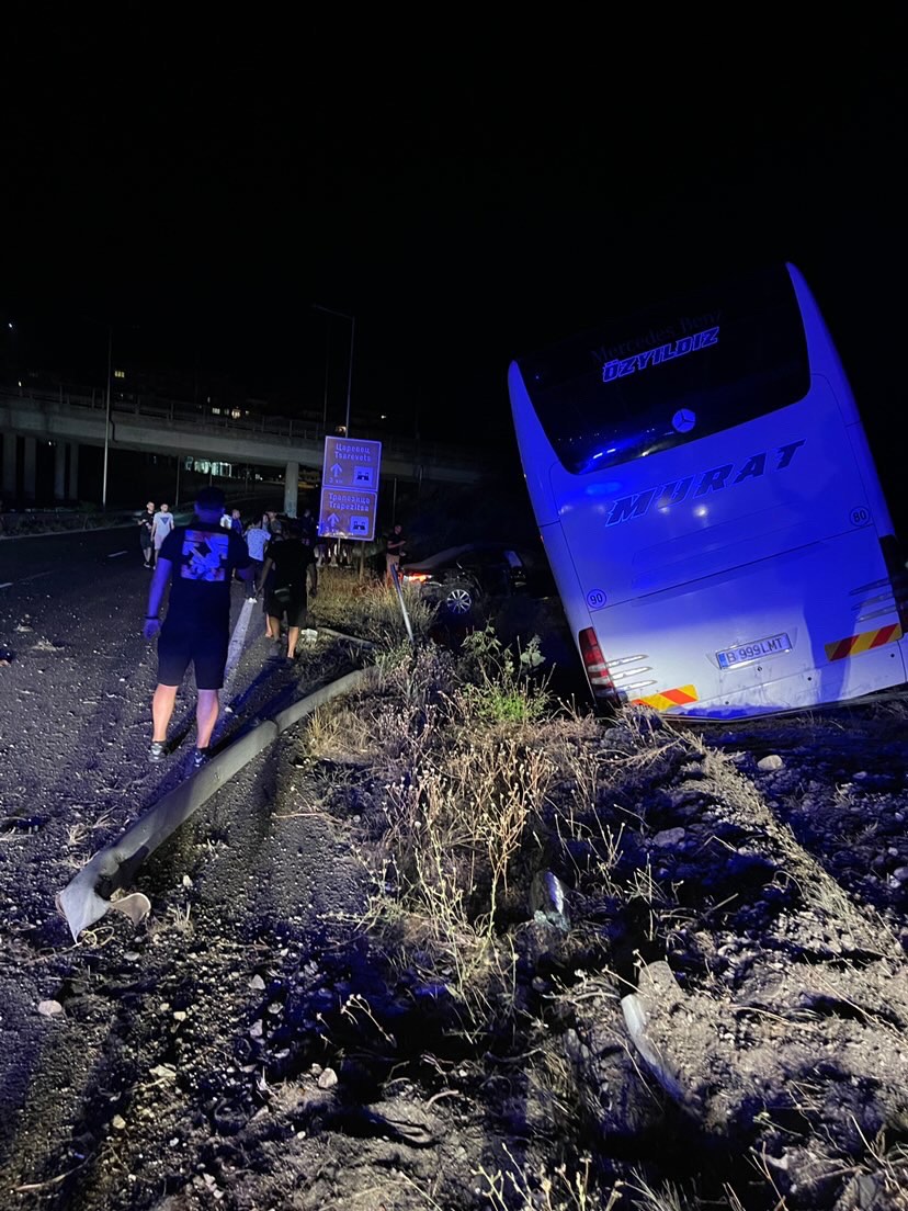 Автобус на същата фирма катастрофирал
в Търново преди година (СНИМКИ)