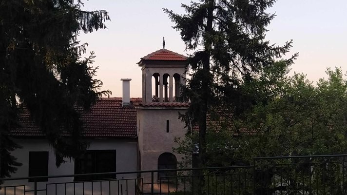 Манастирът "Свети Георги" е емблемата на Белащица.