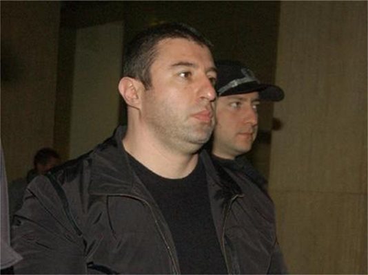 Антон Петров-Хамстера влиза в съдебната зала.
СНИМКА: АРХИВ
