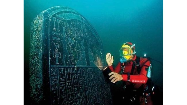 They found a warship and a burial complex in a sunken city in Egypt