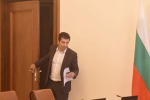 Кабинетът с нов опит да приеме Националния план за еврото без парламента