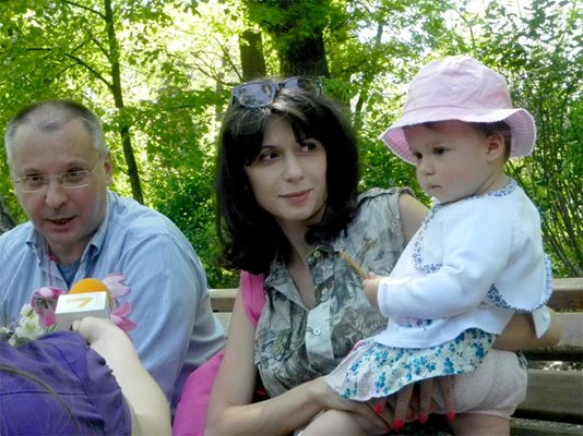 Сергей Станишев, Моника и Дария в Борисовата градина
Снимки "24 часа"