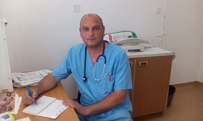 д-р Христо Иванов, педитър, началник на детското отделение на МБАЛ Бяла Слатина