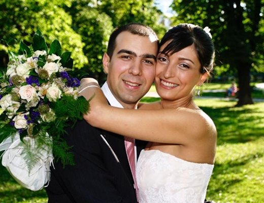 Преди 2 г. Екатерина Захариева пусна снимки във фейсбук от сватбата й със съпруга й Ангел. Те са семейство от 12 години.  СНИМКА: ФЕЙСБУК НА ЕКАТЕРИНА ЗАХАРИЕВА