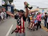 Стотици празнуват смъртта на Кастро в Маями (Галерия)

