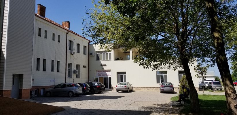 Сградата на МБАЛ в Раковски