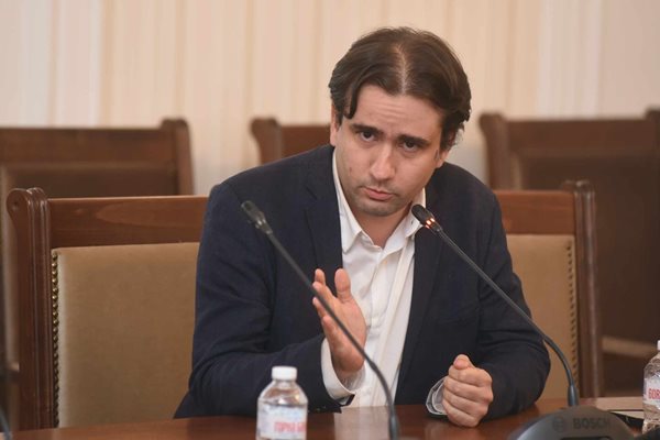 Божидар Божанов ще събира мненията по предложения законопроект