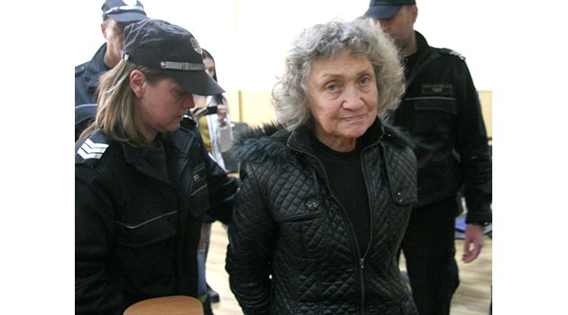Веска Хаджиева в съда СНИМКИ: Евгени Цветков