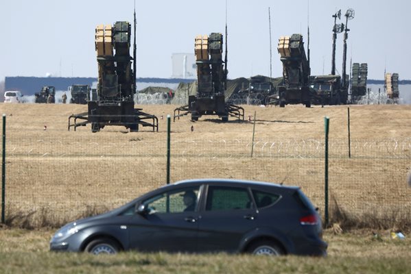 Зенитноракетни комплекси “Пейтриът” са разположени в Полша.

СНИМКИ: РОЙТЕРС