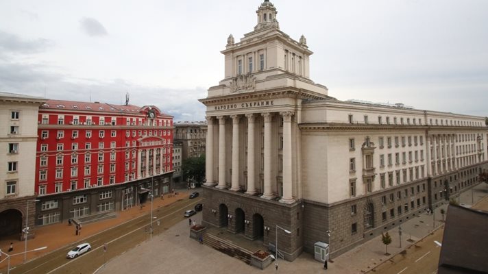 Жива верига блокира Народното събрание в понеделник