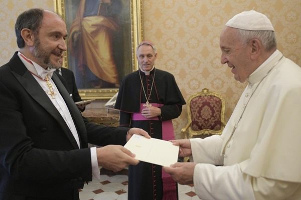 СНИМКИ: „Ватикан нюз”