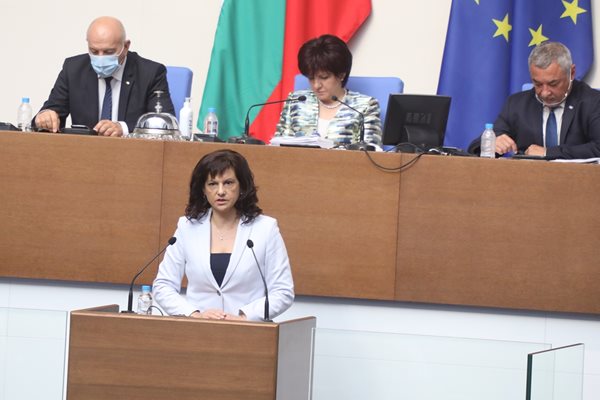 Кой избирател е карантиниран ще се проверява от РЗИ, обясни шефката на парламентарната група на ГЕРБ Даниела Дариткова.