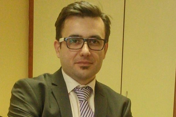 Доц. Николай Димитров: Не вотът наесен ще е решаващ за “сглобката”, по-скоро тя е решаваща за местните избори