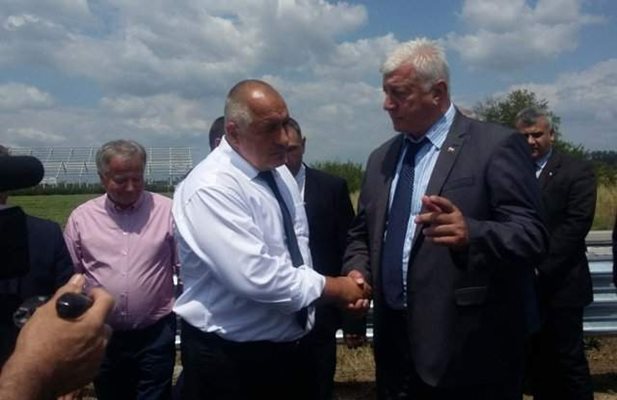 Премиерът Бойко Борисов похвали Здравко Димитров за изпълнението на Асеновградско шосе