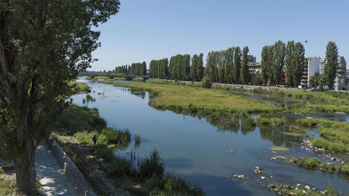 Коритото на река Марица в чертите на Пловдив.