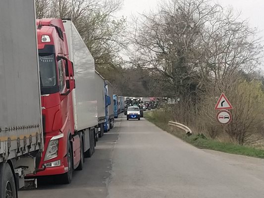 Зърнопроизводители отново вадят машините.