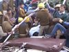 Най-малко 60 загинаха при жп катастрофа в Индия (снимки + видео)