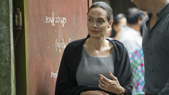 Джоли загуби статута на секссимвол