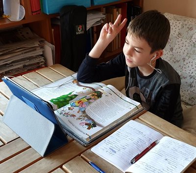 With the increase in the number of infected in our country, it is expected that young students will return to online education, as happened in the spring.  PHOTO: LILY KLISUROVA