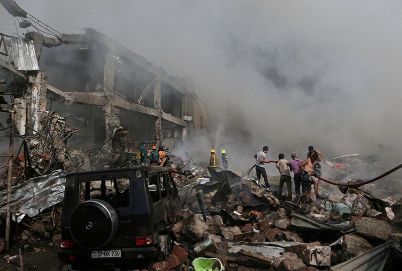 Броят на жертвите от експлозията в търговски център в Ереван достигна 16