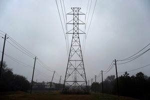Таван на цените на тока = по-малко инвестиции в енергетиката за години напред