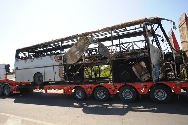 Взривеният автобус в Сарафово