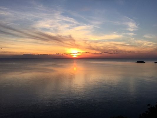 На морето е идеално за почивка. Температурата на морската вода  достига 29 градуса. СНИМКА: ОРЛИН ЦАНЕВ