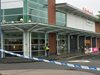 Евакуация в лондонски супермаркет
заради мъж, въоръжен с нож