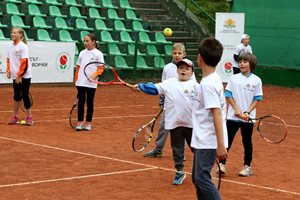 "Тенисът - Спорт за всички" отново осигурява безплатна игра за деца